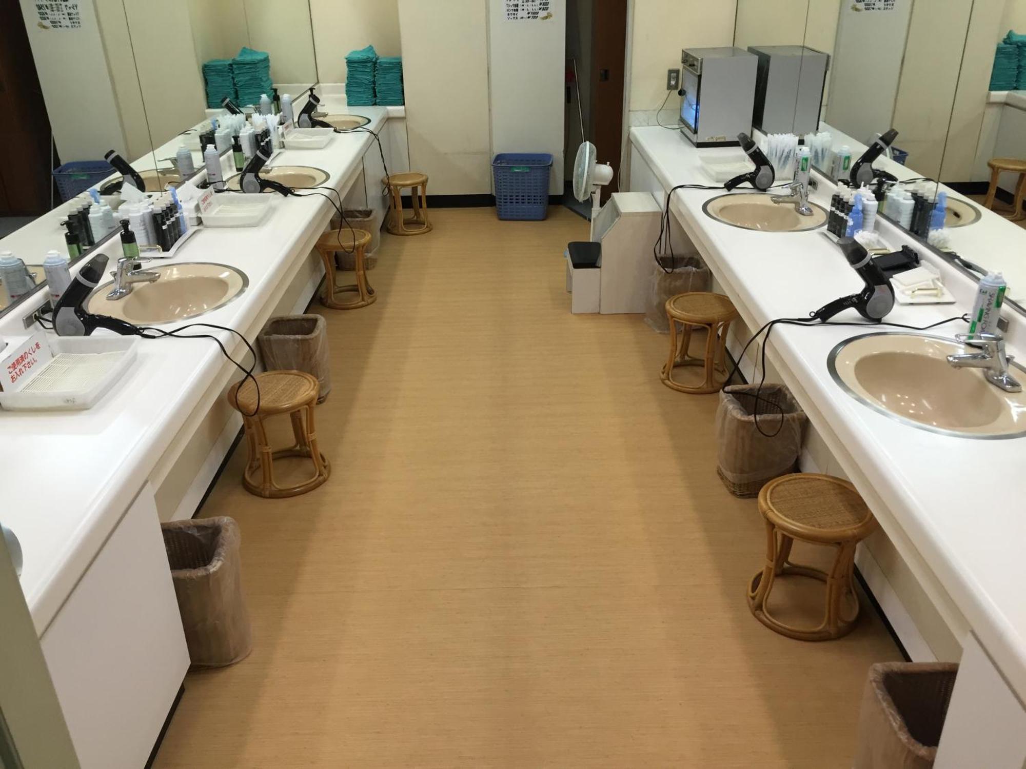 Capsule&Spa Grand Sauna Hiroshima Exterior photo